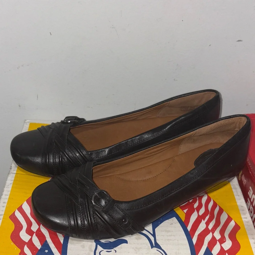 Clarks Black Leather Ballet Flats with Decorative Strap - Picture 1 of 6